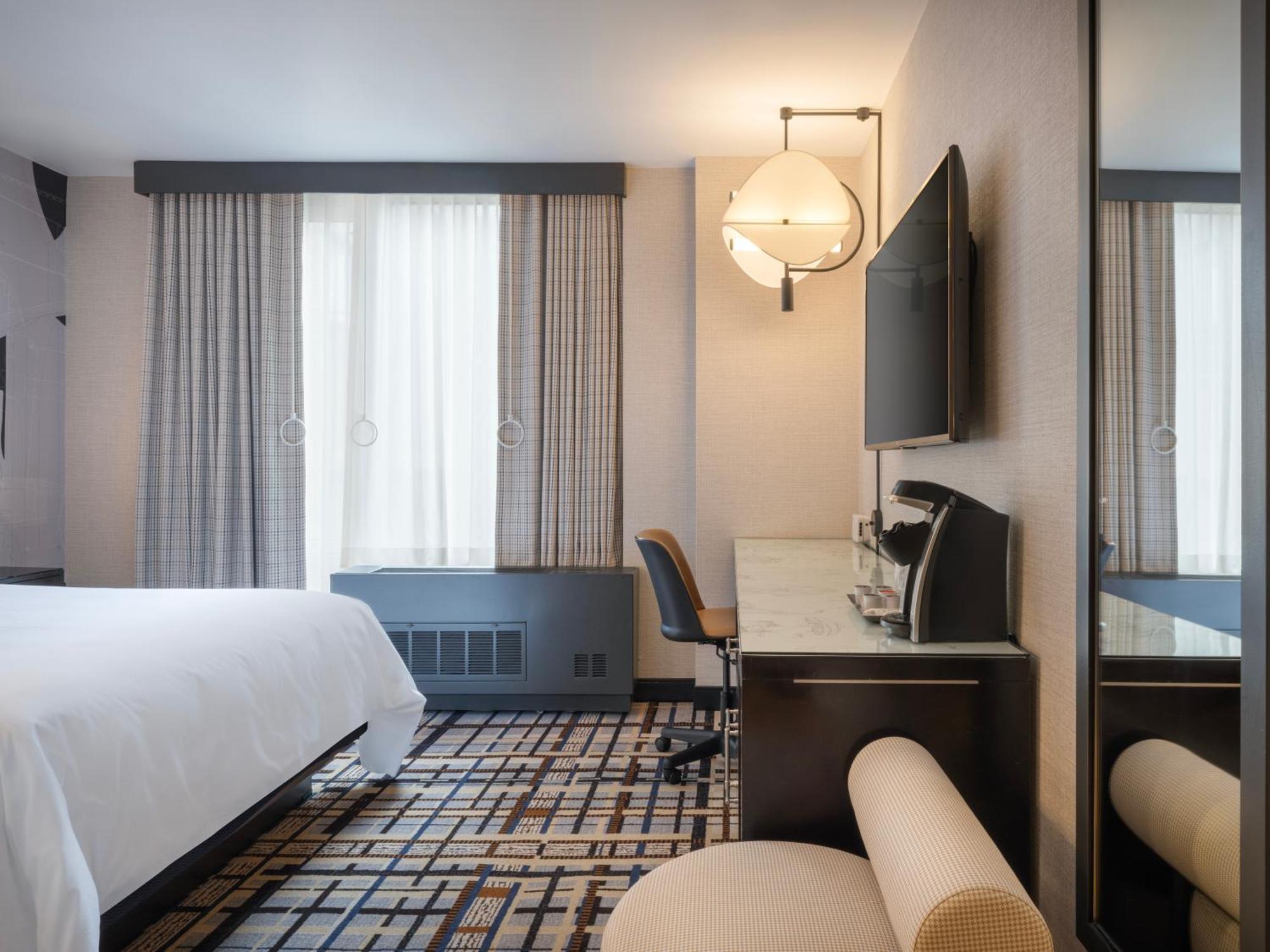 Hotel Hilton Fashion District 4*